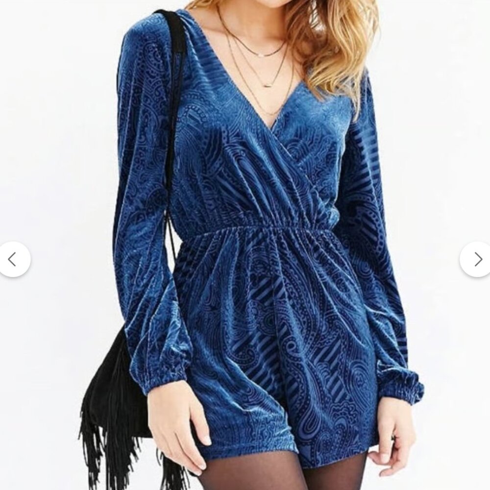 Ecote Anthropologie Burned Velvet Romper Womens Size Medium Blue Boho Chic New